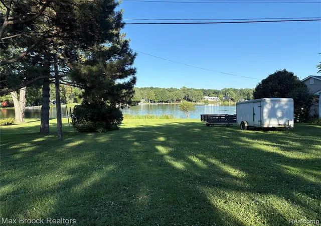 1st image of 1105 Pinecrest Dr, White Lake, MI 48386 | MLS# 60919364