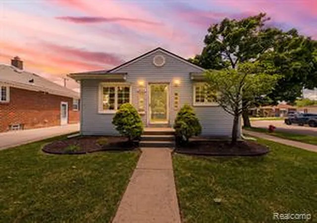 Homes for sale in Lincoln Park, MI | 3029 Ferris Ave, Lincoln Park, MI 48146 | MLS# 61009556