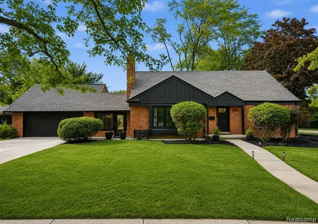 Photo 1 of Sale Pending at 32253 Sheridan Dr, Beverly Hills, MI 48025 | MLS# 61021535 | Listing updated on 2026-08-19
