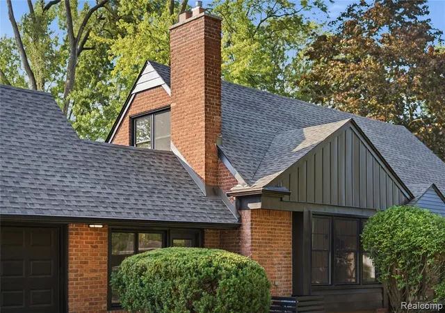 Photo 2 of Sale Pending at 32253 Sheridan Dr, Beverly Hills, MI 48025 | MLS# 61021535 | Listing updated on 2026-08-19