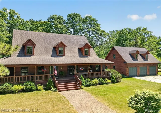 2nd image of 670 Green Creek Ln, Oxford, MI 48371 | MLS# 60999599