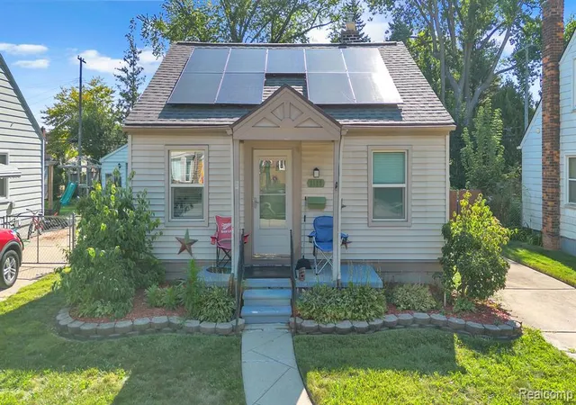 Photo 2 of Single family home for sale at 2129 Geneva St, Dearborn, MI 48124 2534 | MLS# 61023922 | Listing updated on 2026-08-25