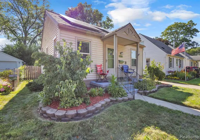 Photo 4 of Single family home for sale at 2129 Geneva St, Dearborn, MI 48124 2534 | MLS# 61023922 | Listing updated on 2026-08-25