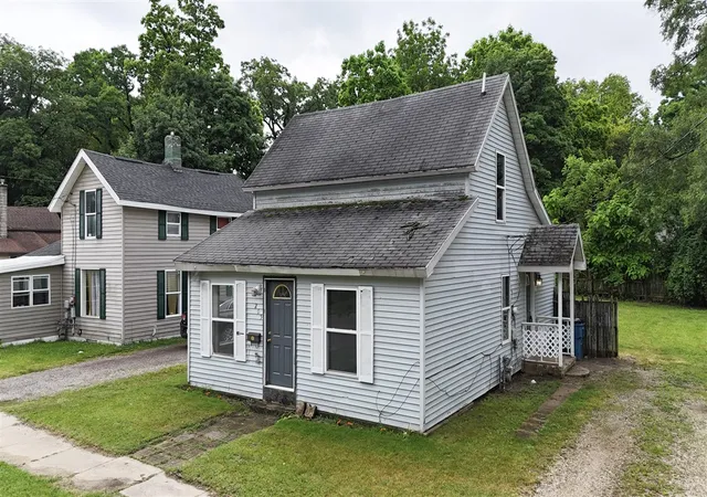 Homes for sale in Dowagiac, MI | 205 Pokagon St, Dowagiac, MI 49047 | MLS# 70538077
