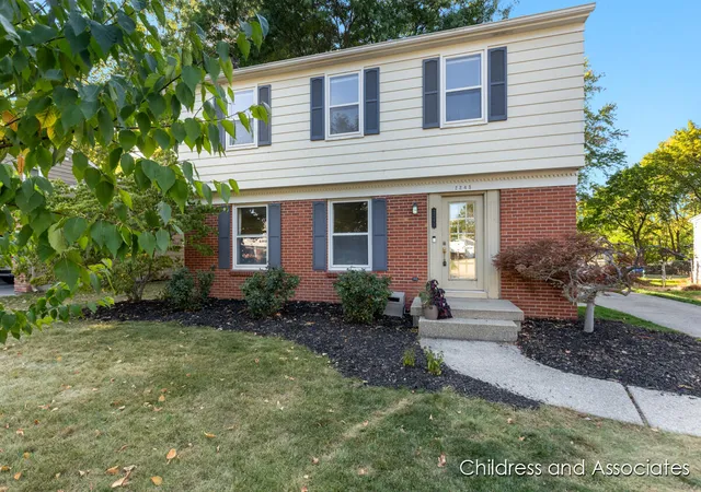 Homes for sale in Grand Rapids, MI | 2245 Ridgewood Ave, Grand Rapids, MI 49546 | MLS# 70494732