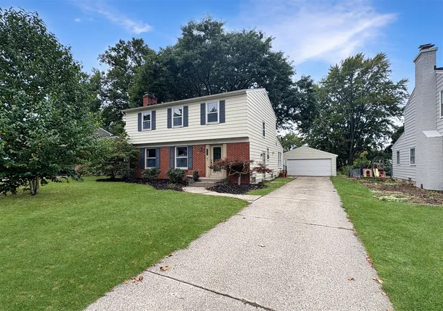 Homes for sale in Grand Rapids, MI | 2245 Ridgewood Ave, Grand Rapids, MI 49546 | MLS# 70494732