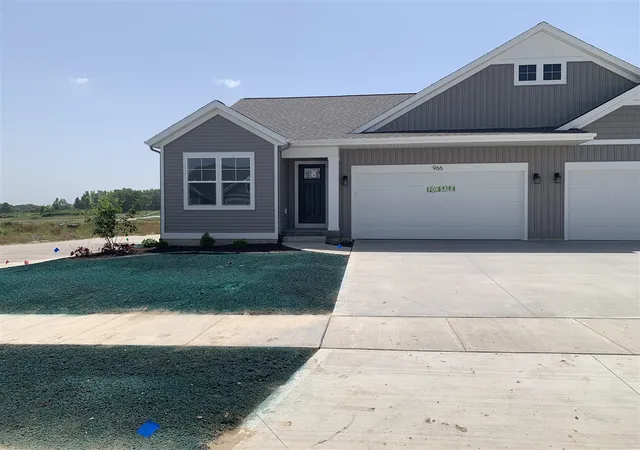 Photo 2 of Condo for sale at 966 Scioto Dr #6, Comstock Park, MI 49321 | MLS# 70531489 | Listing updated on 2026-09-04