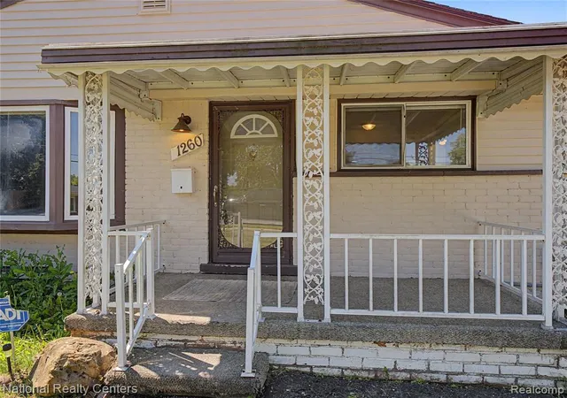 Photo 1 of Sale Pending at 1260 Maurer Ave, Pontiac, MI 48342 1960 | MLS# 61004858 | Listing updated on 2026-10-09