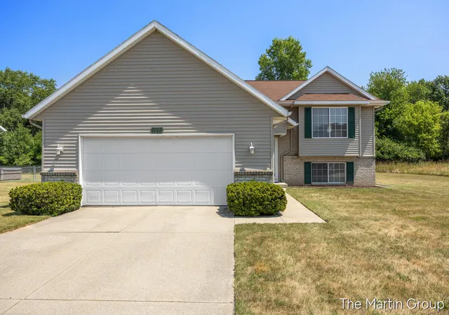 Photo 3 of Single family home for sale at 1930 Mullins Ave, Grand Rapids, MI 49534 | MLS# 70549392 | Listing updated on 2026-08-20