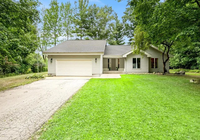 2nd image of 1844 Cree Rd, Fremont, MI 49412 | MLS# 70552867