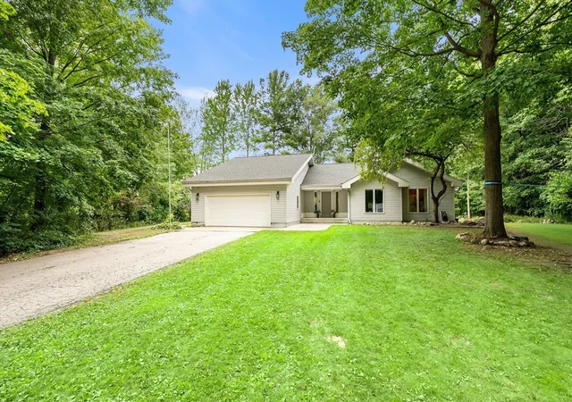 3rd image of 1844 Cree Rd, Fremont, MI 49412 | MLS# 70552867