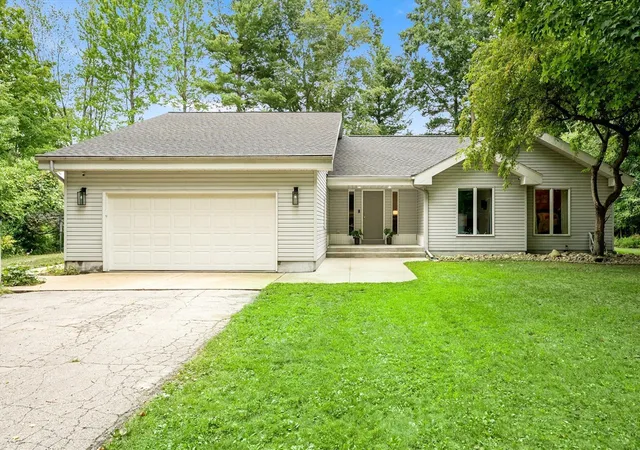 5th image of 1844 Cree Rd, Fremont, MI 49412 | MLS# 70552867