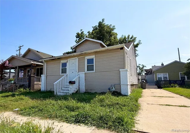 Photo 1 of Single family home for sale at 13 Ridge St, Ecorse, MI 48229 1722 | MLS# 61025725 | Listing updated on 2026-08-29