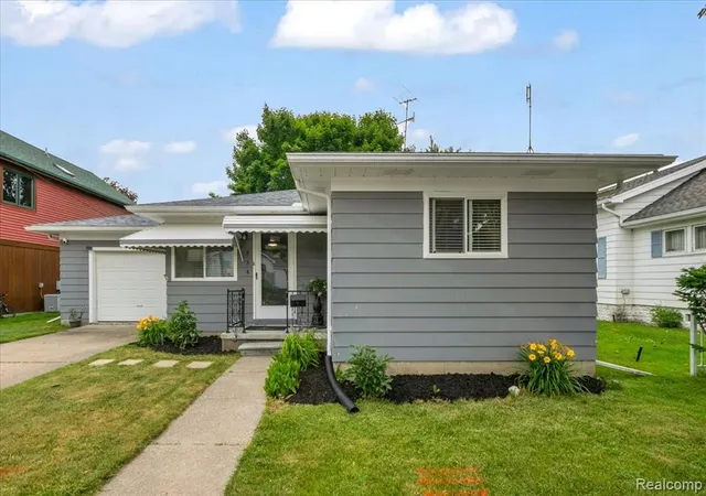 Homes for sale in Marine City, MI | 834 S Main St, Marine City, MI 48039 | MLS# 61006065