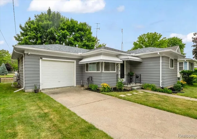 Homes for sale in Marine City, MI | 834 S Main St, Marine City, MI 48039 | MLS# 61006065