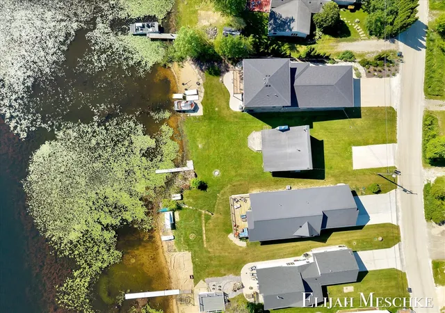 37th image of 10207 Poplar Dr, Rockford, MI 49341 | MLS# 70537000