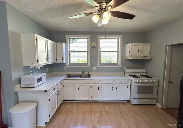 Photo 3 of Single family home for sale at 202 Scallon St, Hancock, MI 49930 | MLS# 50219913 | Listing updated on 2026-10-09