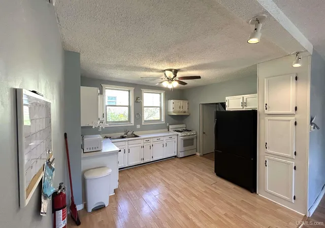 Photo 3 of Single family home for sale at 202 Scallon St, Hancock, MI 49930 | MLS# 50219913 | Listing updated on 2026-10-09