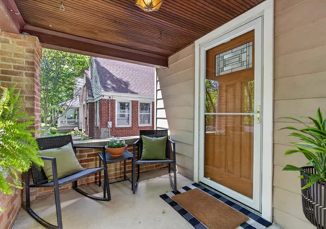 Photo 2 of Sale Pending at 1011 Hoyt St, Grand Rapids, MI 49507 | MLS# 70536798 | Listing updated on 2026-06-09