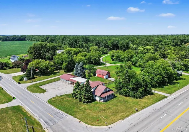 Photo 4 of Single family home for sale at 1007 N Huron Rd, Linwood, MI 48634 | MLS# 50219814 | Listing updated on 2026-10-22
