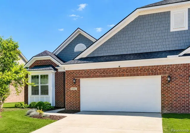Listing Photo 5 - Condo for sale in building located at 48847 Windfall Rd, Novi, MI 48374