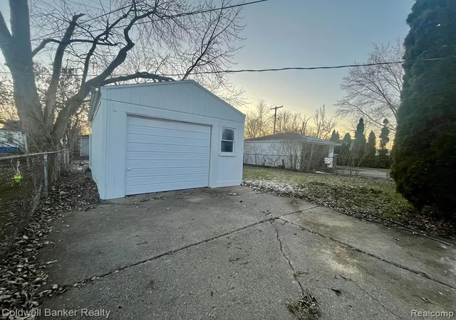 Homes for sale in Harper Woods, MI | 19130 Woodcrest St, Harper Woods, MI 48225 | MLS# 60283798