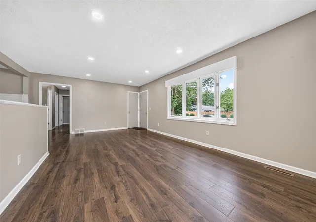 5th image of 5036 Lands End Dr, Kalamazoo, MI 49009 | MLS# 70551168