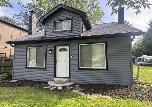 Homes for sale in Harrison Township, MI | 28150 Hiller St, Harrison Township, MI 48045 | MLS# 61007615