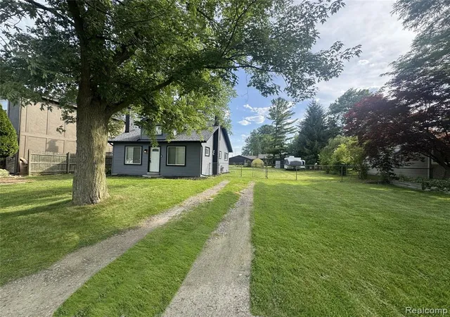 Homes for sale in Harrison Township, MI | 28150 Hiller St, Harrison Township, MI 48045 | MLS# 61007615