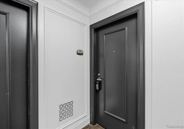 3rd image of 525 W Lafayette Blvd #13E, Detroit, MI 48226 | MLS# 61003306