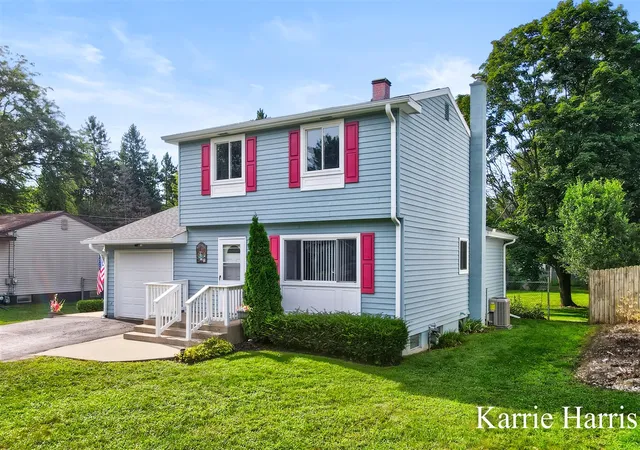2nd image of 917 E Evergreen St, Greenville, MI 48838 | MLS# 70553377