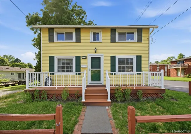Homes for sale in Howell, MI | 216 Bush St, Howell, MI 48843 | MLS# 61005301