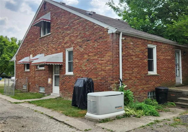 Photo 2 of Sale Pending at 915 E 14 Mile Rd, Clawson, MI 48017 1783 | MLS# 61012704 | Listing updated on 2026-09-12