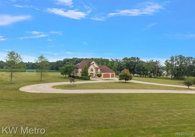 2nd image of 54720 Foss Rd, Macomb, MI 48042 | MLS# 61018271