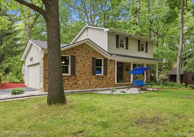 3rd image of 5639 Cross Village Rd, Grand Blanc, MI 48439 | MLS# 61000382
