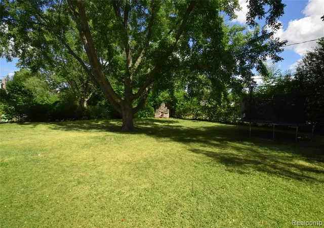 20th image of 2201 Miller Rd, Flint, MI 48503 | MLS# 61022309