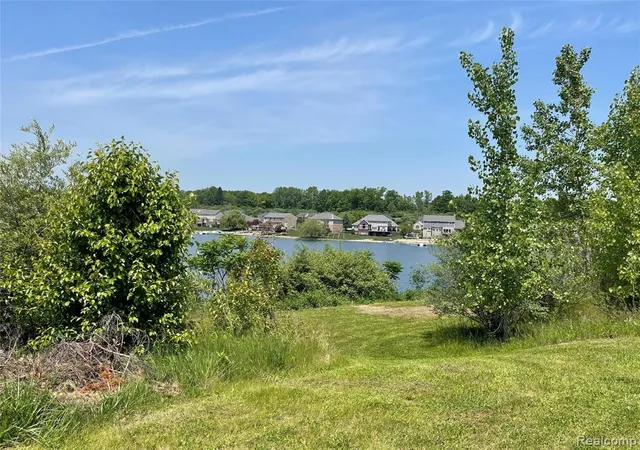 2nd image of 1170 Glass Lake Cir, Oxford, MI 48371 | MLS# 60986847