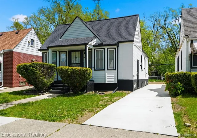 2nd image of 11338 Memorial St, Detroit, MI 48227 | MLS# 60993831