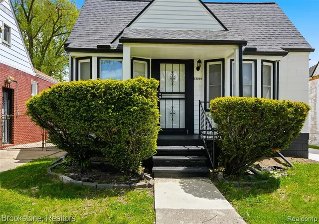 3rd image of 11338 Memorial St, Detroit, MI 48227 | MLS# 60993831