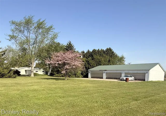 Homes for sale in Sandusky, MI | 2100 W Sanilac Rd, Sandusky, MI 48471 | MLS# 60987596