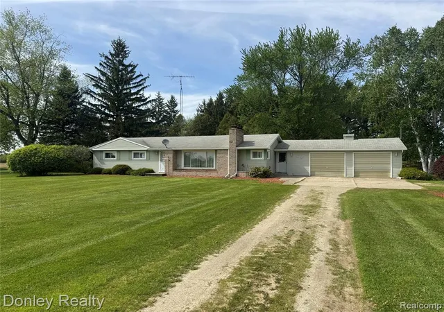 Homes for sale in Sandusky, MI | 2100 W Sanilac Rd, Sandusky, MI 48471 | MLS# 60987596