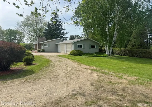 Homes for sale in Sandusky, MI | 2100 W Sanilac Rd, Sandusky, MI 48471 | MLS# 60987596