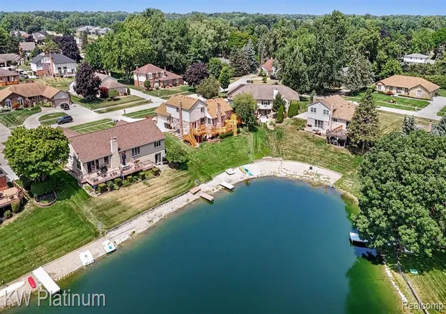 Photo 4 of Sale Pending at 46916 Spruce Dr, Shelby Township, MI 48315 | MLS# 61016689 | Listing updated on 2026-08-14