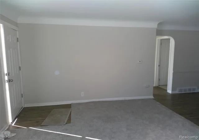 5th image of 846 W Hemphill Rd, Flint, MI 48507 | MLS# 60967217