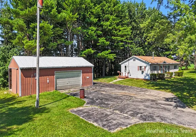 Homes for sale in Orleans, MI | 2350 Belding Rd, Orleans, MI 48865 | MLS# 70543866