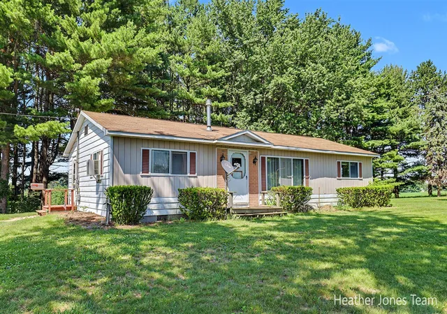 Homes for sale in Orleans, MI | 2350 Belding Rd, Orleans, MI 48865 | MLS# 70543866