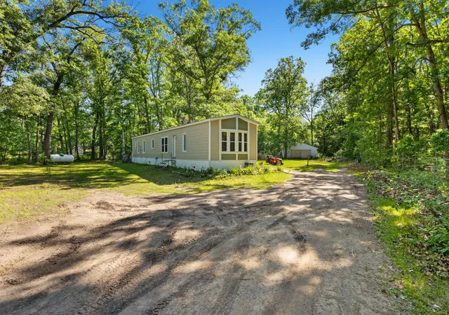3rd image of 11526 N Bingham, Bitely, MI 49309 | MLS# 50145667