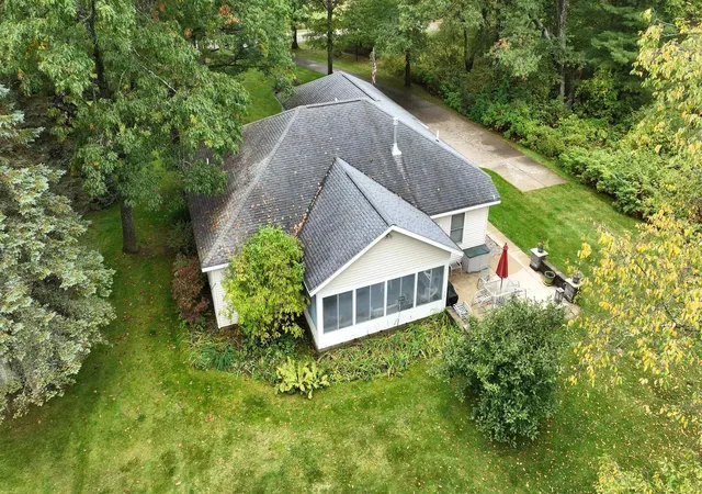 Homes for sale in Roscommon, MI | 3396 Lansing Rd, Roscommon, MI 48653 | MLS# 50202979