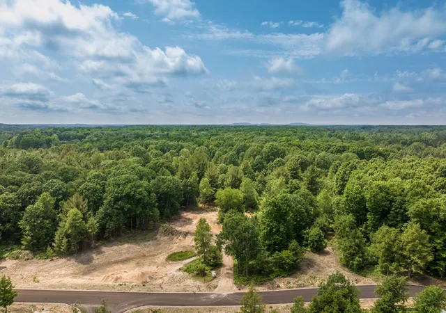 4th image of 4717 Leaning Birch Dr, Traverse City, MI 49685 | MLS# 80069484