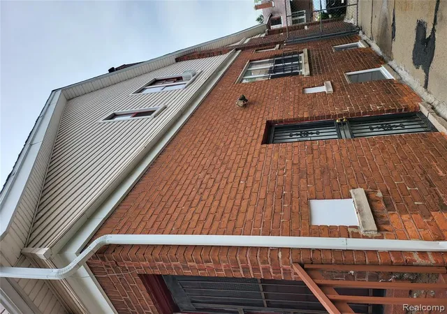 Photo 4 of Sale Pending at 13989 Cherrylawn St, Detroit, MI 48238 2428 | MLS# 61022845 | Listing updated on 2026-09-17